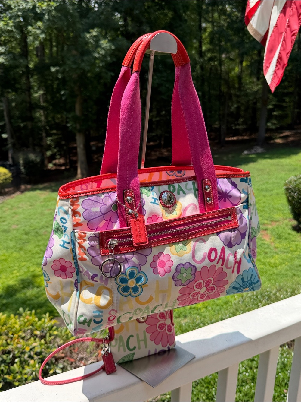 Coach 2010 Y2K Poppy Daisy Multicolor Floral Canvas Tote (full price add DAISY) - Picture 12 of 17